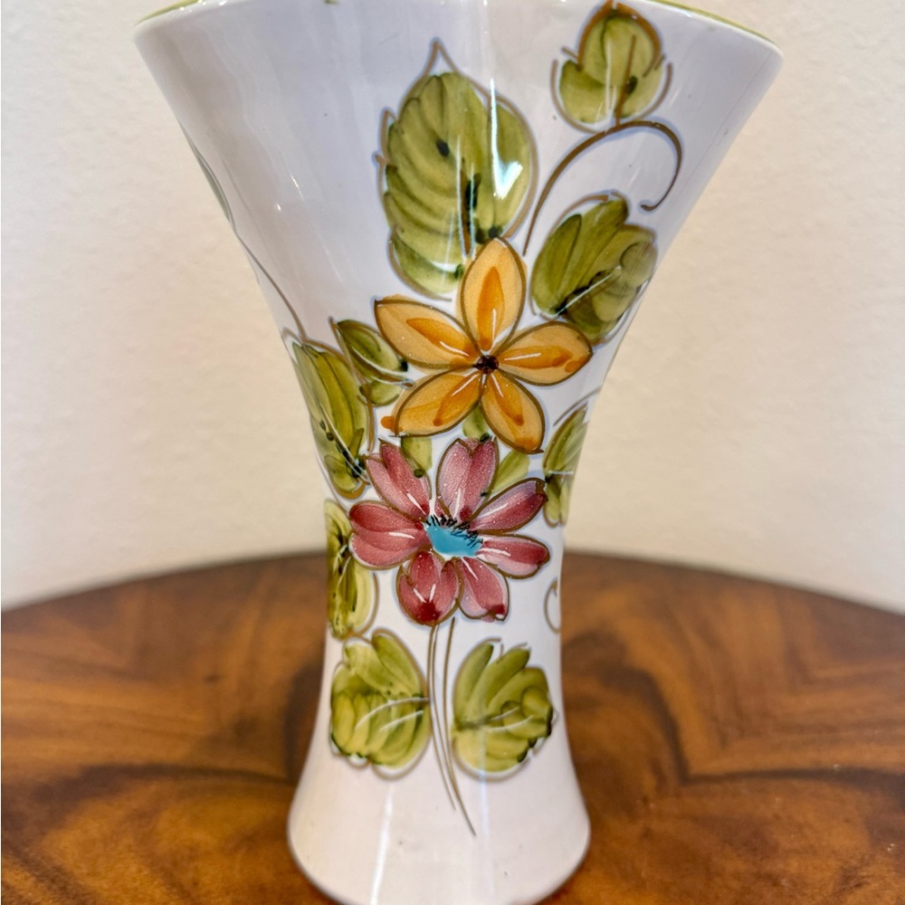Italian Glazed Terracotta Hand Painted Signed Floral Vase 8 1/4 Inches - Picture 3 of 12